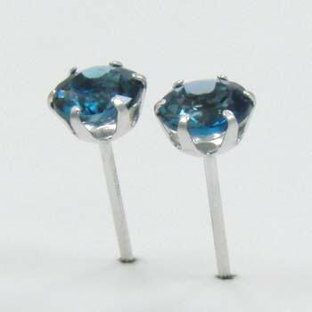 18金ホワイトゴールド インディゴブルートパーズ六本爪ピアス(通常芯・シリコンキャッチ付) |  | 01