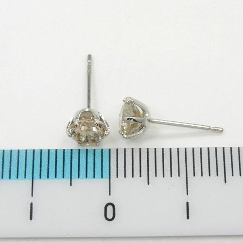 プラチナ（PT900）シャンパンカラー ダイヤモンド0.55ｃｔｘ2（トータル1.1カラット）六本爪ピアス(通常芯・シリコンキャッチ付)の画像