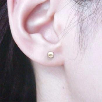 丸玉 5mm キャッチ　リバーシブルに(シリコン入りキャッチ）18金ゴールド/18金ピンクゴールド/18金ホワイトゴールドの3種類ございます。の画像