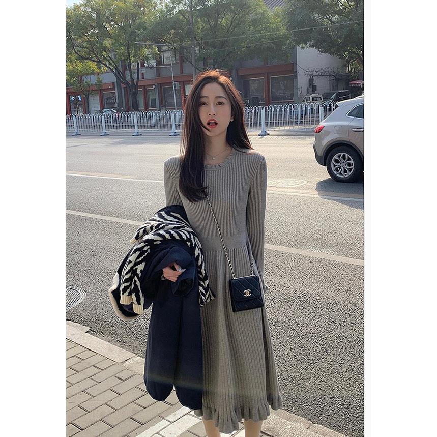 大きいサイズ レディース ファッション ワンピース ぽっちゃり おおきいサイズ あり 袖口 配色切替 ニット フィット フレア 上品 M L Ll 3l 4l 5l 秋冬 日本限定モデル