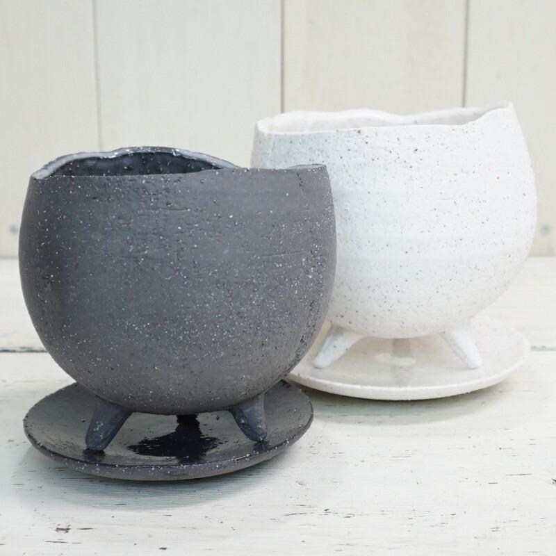 陶器 円形鉢 足付き 中央穴あり　豊林　落款 植木鉢 おしゃれ 陶器鉢 イオニアボウル足付L (B/W) 12cm 4号 穴あり