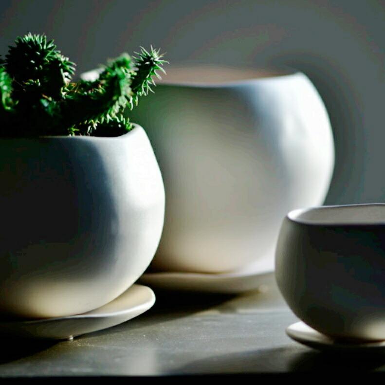 植木鉢 おしゃれ 陶器鉢 マリナM (2色) 12cm 4号 底穴あり 皿付 ツヤ