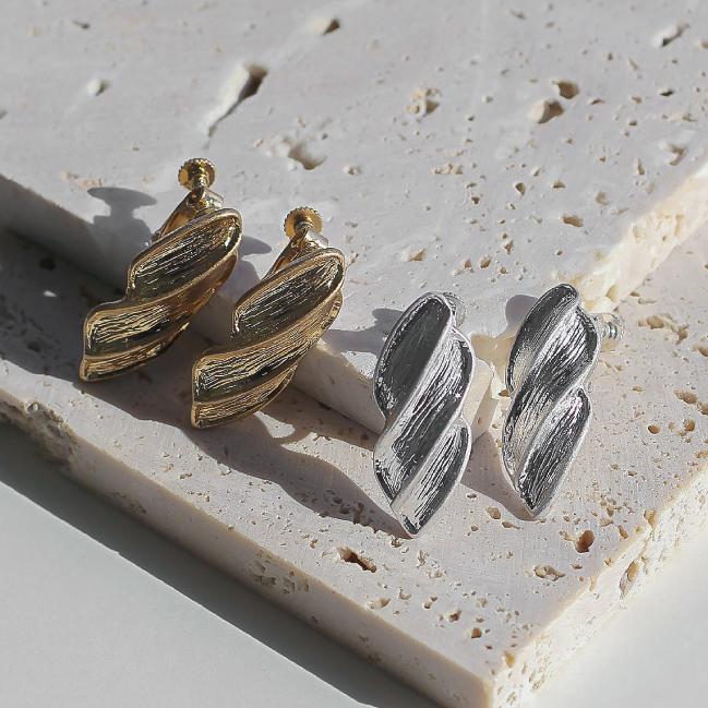 イヤリング 20代 30代 40代 50代 大ぶり カジュアル ゴールド シルバー