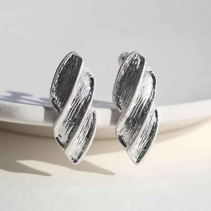 イヤリング 20代 30代 40代 50代 大ぶり カジュアル ゴールド シルバー