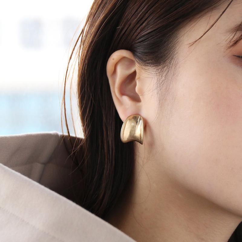 割り引き イヤリング レディース おしゃれ シンプル メタル マット Ladys 代 30代 40代 50代 オシャレ カーブ M アクセ 女性 プレゼント ギフト ネコポス便送料無料 7sbbagg5cbd3a2ao P1ai