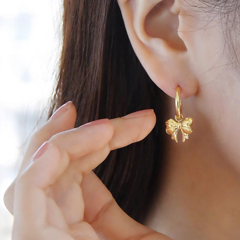 12/5までクーポン1000円オフ可！S&A ポーランド　グリーンアンバーピアス ピアス リボンフープピアス 揺れる 華奢 小さいゴールド シルバー 金属