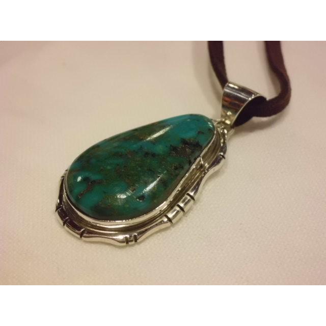 インディアンジュエリー NAVAJO族（ナバホ族） ネックレストップ（ZUNI