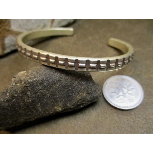 カレンシルバー　タイ　少数民族　シルバーアクセサリー　バングル　純銀 カレンシルバー タイ 少数民族 シルバーアクセサリー バングル 純銀