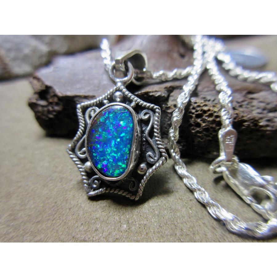 めだま！こつぶ　クイーンズランド産ボルダー　925sv Australian Boulder Opal Ring ボルダーオパールのリング