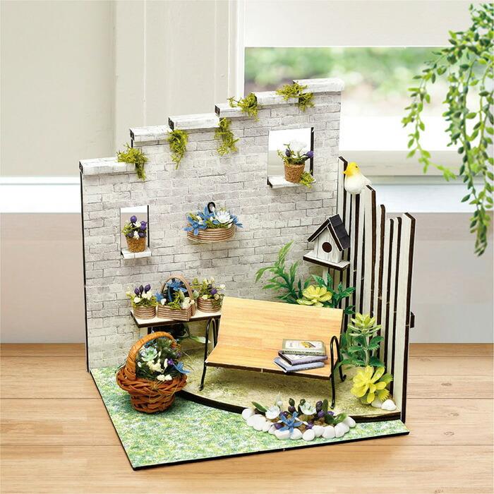 ミニチュアキット ホームデコミニチュアハウス ベンチで読書 ntr-92