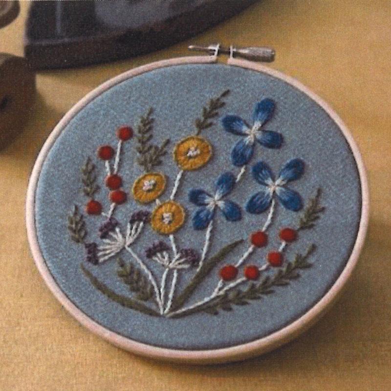 マカベアリスさんの植物刺繍キット 野の花の刺繍フレーム Light Blue メール便 宅配便可 Phc 0 2 Phc 0 2 手芸用品のabcクラフト 通販 Yahoo ショッピング