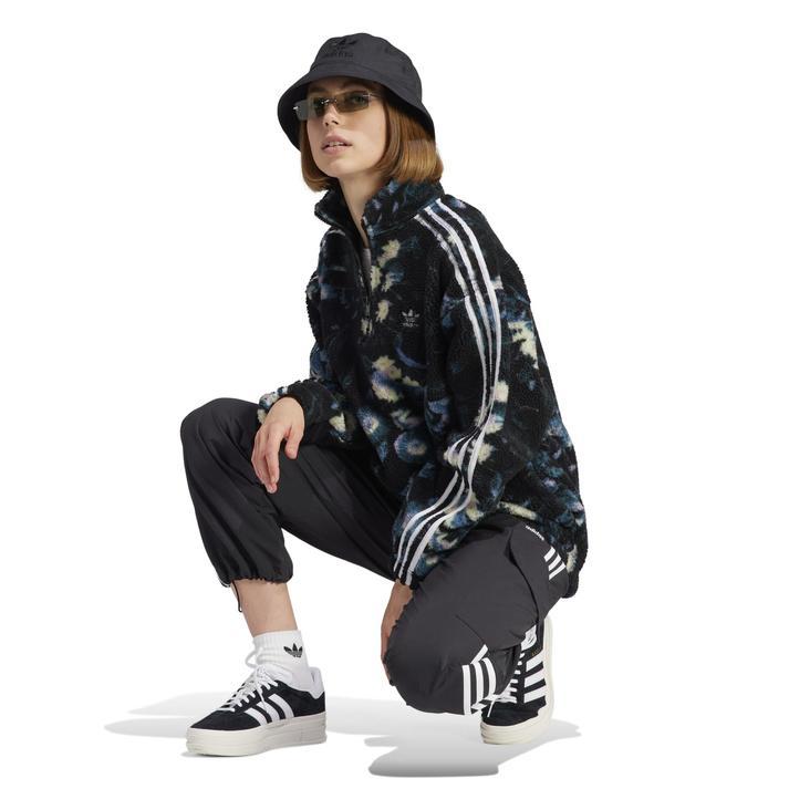adidas 花柄 フード付きジャケット 美品！adidas 花柄フード付きウィンドブレーカー - メルカリ