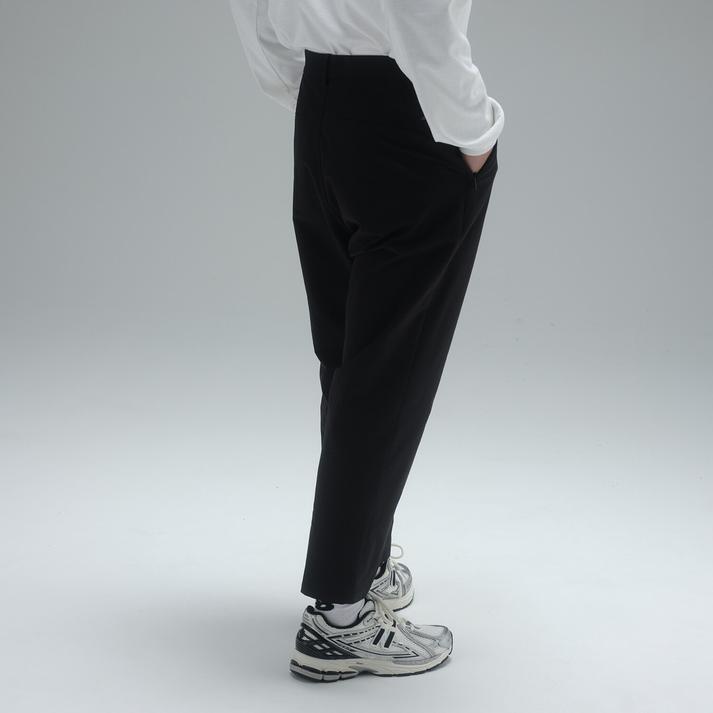 New Balance（ニューバランス） MET24 Straight Fit パンツ AMP45000BK