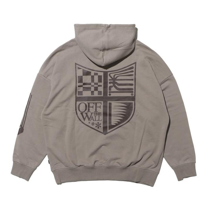 【VANS】 ヴァンズ RARE SHIELD HOODIE DESERT TAUPE 国内発送 VANS ヴァンズ RARE SHIELD HOODIE フーディー VN000KVJYEH ABC