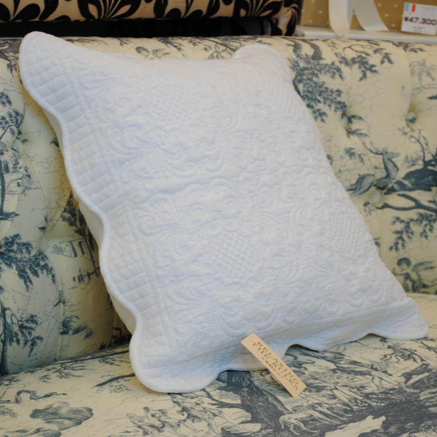 RHC x Utility Canvas 　キルティング クッション⚫︎ホワイト RHC x Utility Canvas キルティング クッション⚫︎ホワイト