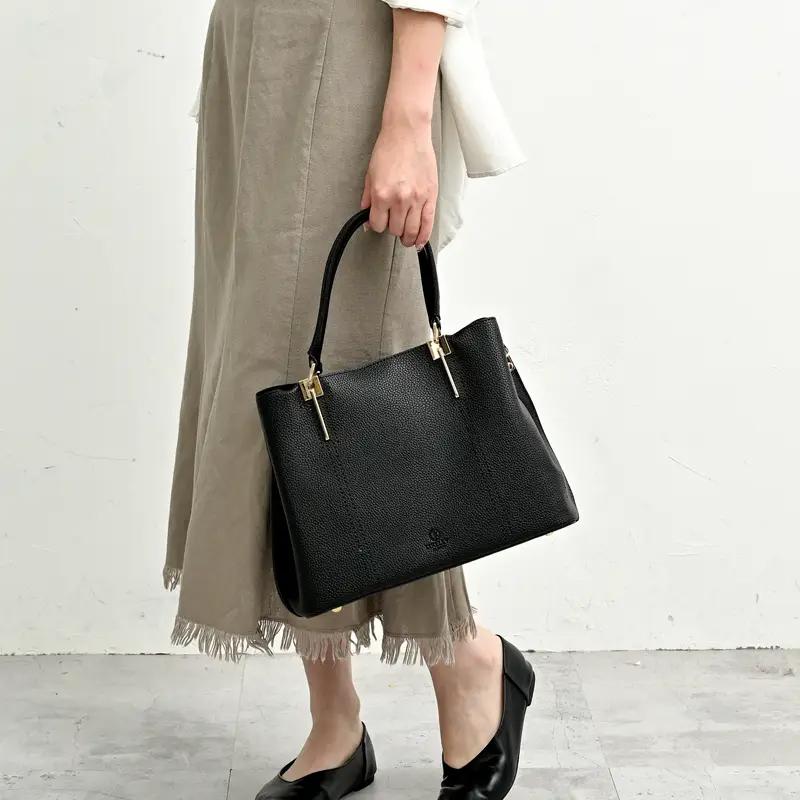 D.KELLY パンチングデザイン トートバッグ トートバッグ バッグ バック かばん 鞄 レディース 大容量 A4対応 合皮 ファスナー付き 送料無料 |  | 12