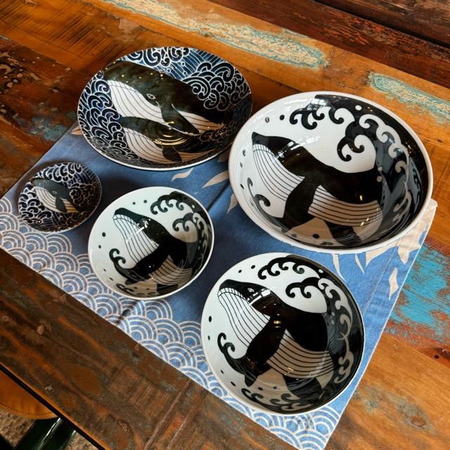 美濃焼 白波くじら 深皿 22cm 海 大海原 クジラ 鯨 波 潮 大自然 美濃焼 白波くじら 深皿 22cm 海 大海原 クジラ 鯨 波 潮 大自然