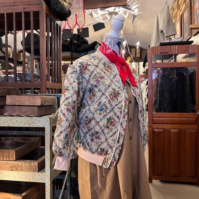 Topanga Lady's フラワーデザインノーカラージャケット ゴブラン Topanga Lady's フラワーデザインノーカラージャケット ゴブラン