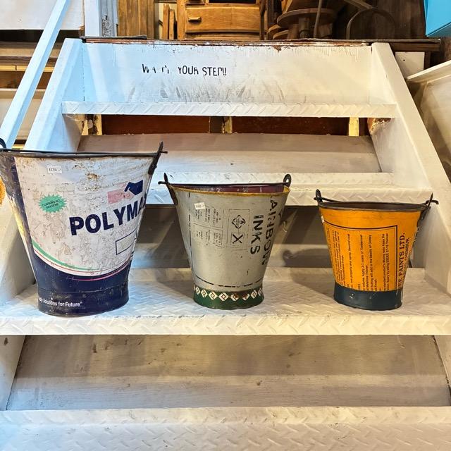 インド　リサイクルアイアンバスケット　M　RECYCLED BUCKET　アイアン製バケツ　ガーデニング　ゴミ箱　鉢カバー　アソート　プランターカバー　 |  | 08