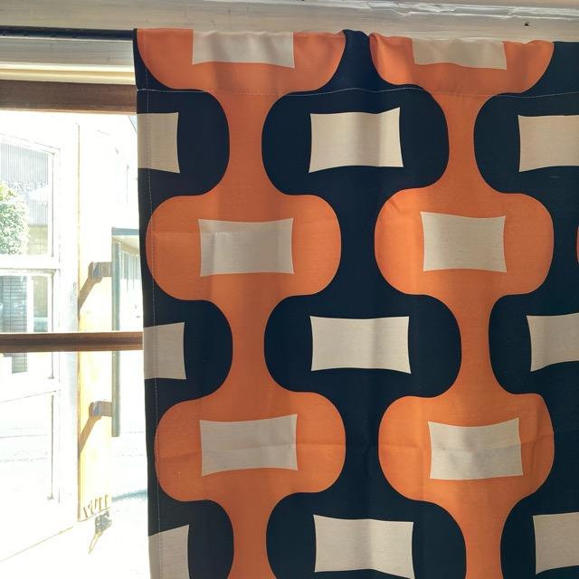 TOPANGA Fabric レトロテキスタイルカーテン 70×100cm キューブ TOPANGA Fabric レトロテキスタイルカーテン 70×100cm キューブ