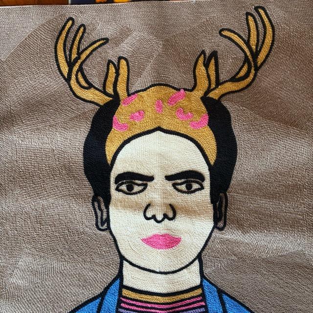 TOPANGA Homefurnishing Art Embroidery Cushion Cover　45×45cm　D　アートエンブロイダリークッションカバー　ベージュ　フリーダ　刺繍　 |  | 03