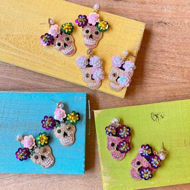 TOPANGA Jewelry デコレーションフラワーカラベラピアス ホワイト