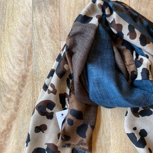 TOPANGA Accessory　スムースビッグストール　モダンレオパード　ブルー　ショール　マフラー　大判ストール　羽織　薄手　フリンジ　冷房対策 |  | 01