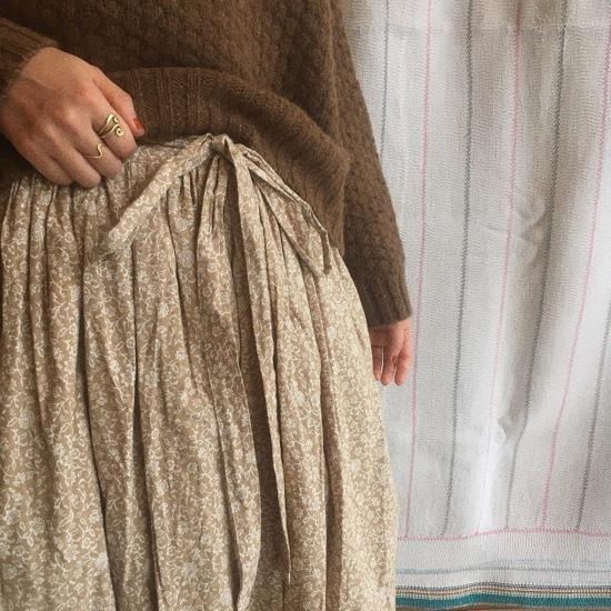 ICHI（イチ） フラワープリントラップスカート ベージュ : i5-ichi  