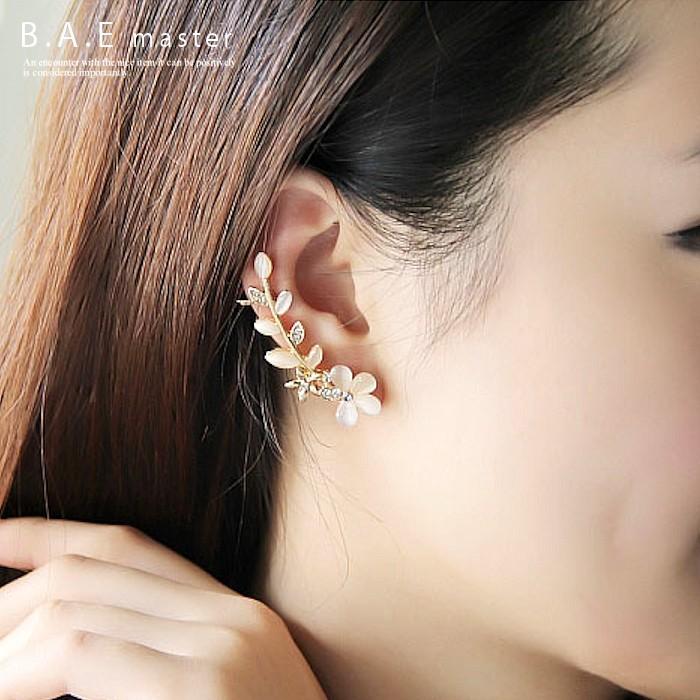 送料無料 イヤーカフ レディース 桜カフス ノンホール 痛くない フラワーモチーフ イヤークリップ Bme0050 ベイマスター 通販 Yahoo ショッピング