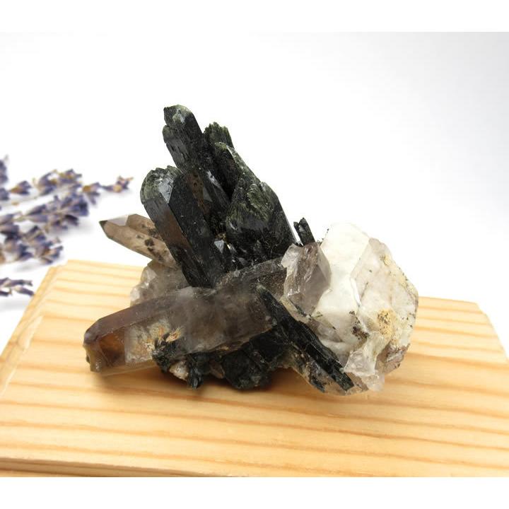 エジリンクラスター93g スモーキークォーツ フェルドスパー結晶