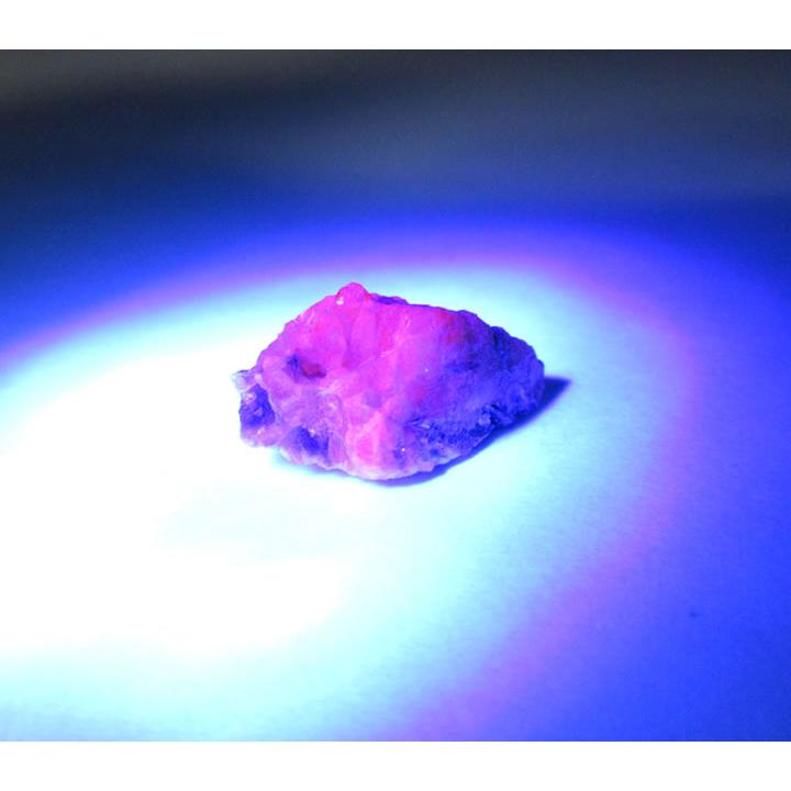 アレキサンドライト原石 4.0ct（0.8g）カラーチェンジ 天上の喜びと