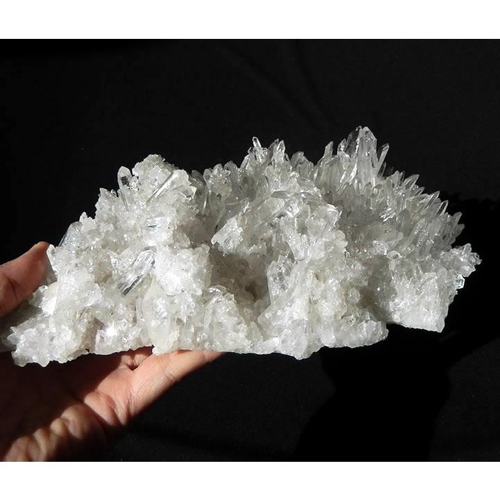 浄化に便利な平らな形】1.47Kgアーカンソー産水晶クラスターレコード