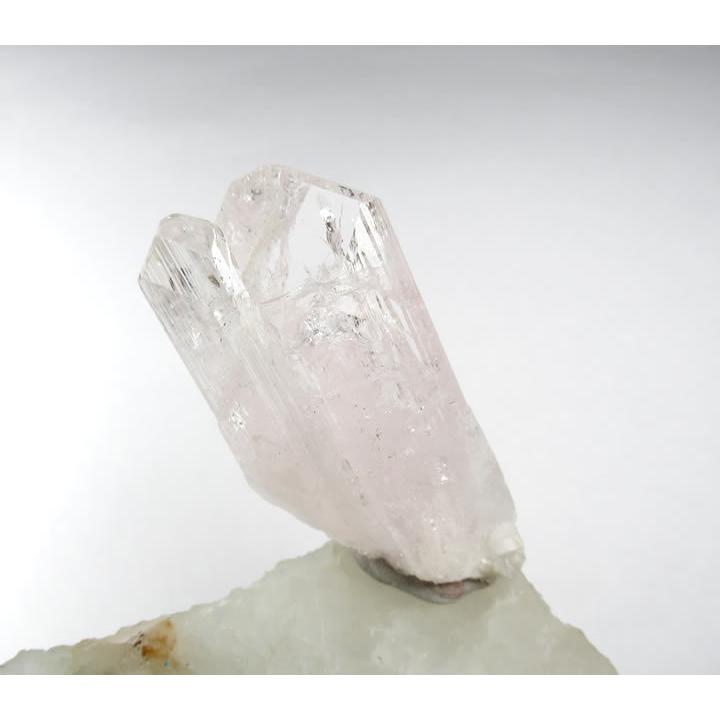 ピンクダンビュライト結晶 高品質 透明 原石 虹あり danbu201