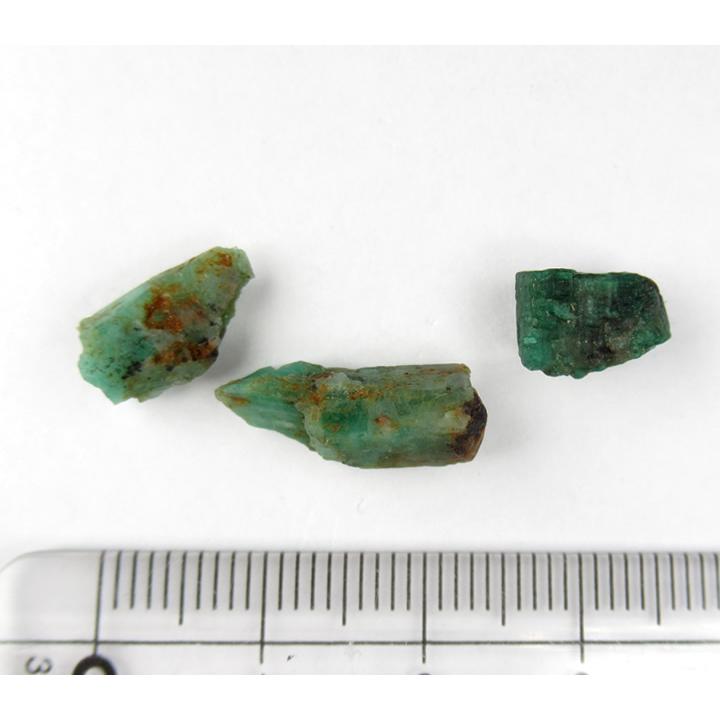 ヒマラヤ産 エメラルド原石 ヒマラヤ産エメラルド結晶3個セット 10〜17mmサイズ 原石 天然石