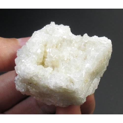 ユークレース クラスターonクォーツ 45g 多数の美しい結晶で表裏が覆