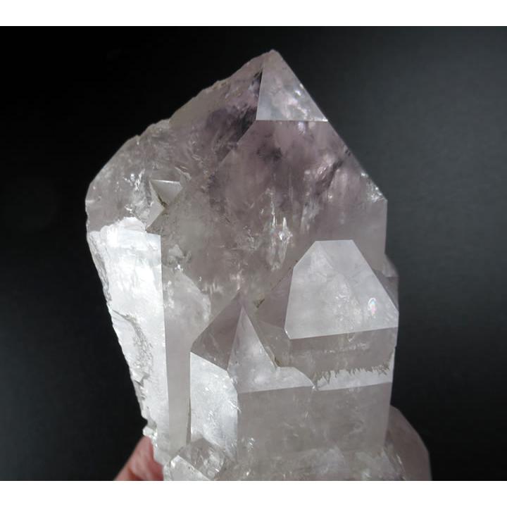 ガネーシュヒマール水晶 アメジスト カシードラル 550g 虹あり 大変