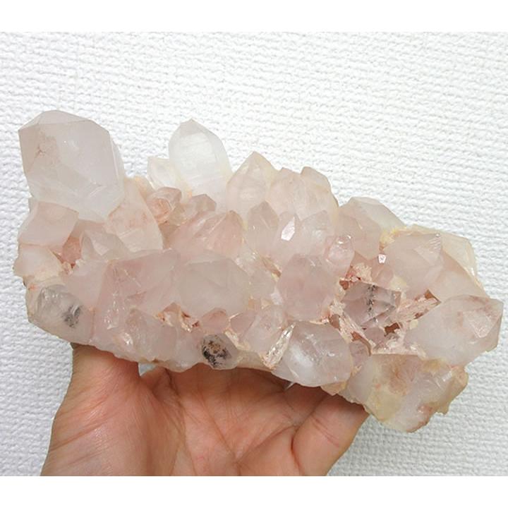 ヒマラヤ ピンククォーツクラスター 746g クル山系サマディ産 慈愛の女神であるパールヴァティの愛のエネルギー 机の上の浄化用 置物にぴったり hima152の画像