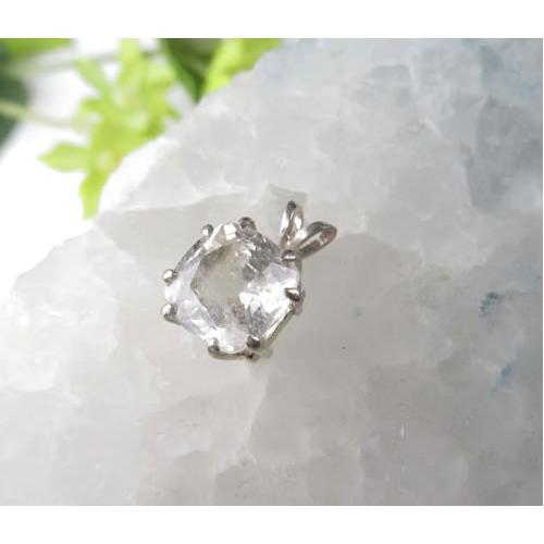 ミャンマー モゴク産 フェナカイト 3.56ct ペンダント シルバー925 