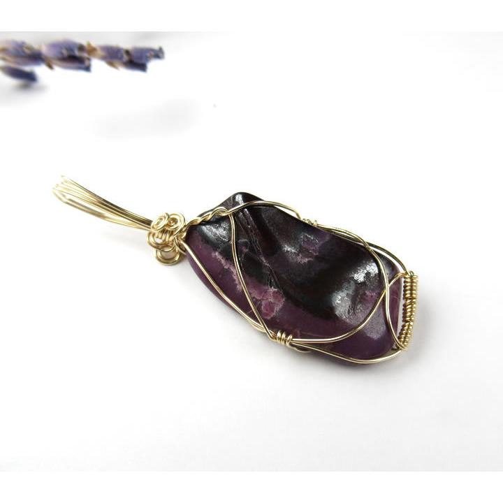 スギライト 14kgf P1sugi005 スピリチュアルな保護と浄化 ペンダント 内なる成長 愛の光の灯台となる 最大48 Offクーポン ペンダント