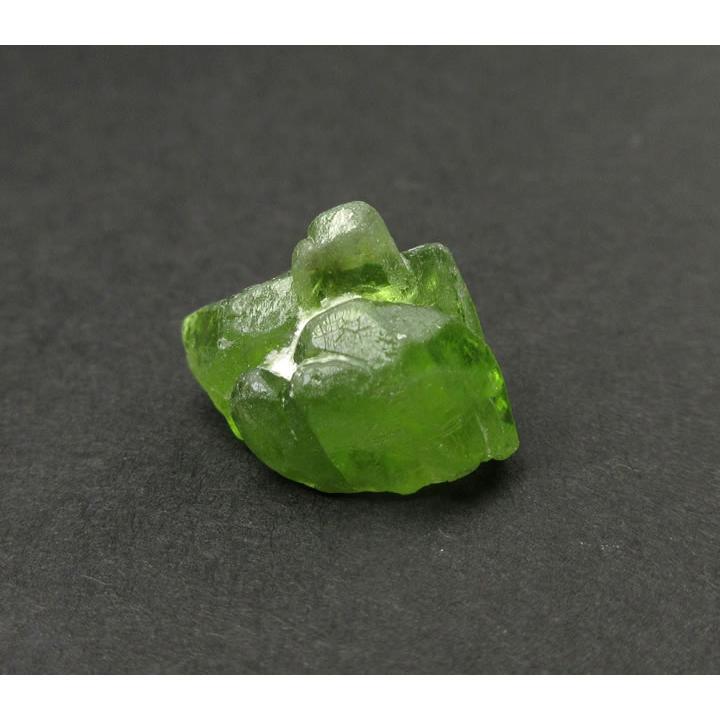 ペリドット 原石 パキスタン産 4.1g 天然石 財運 天然獅子 人生の