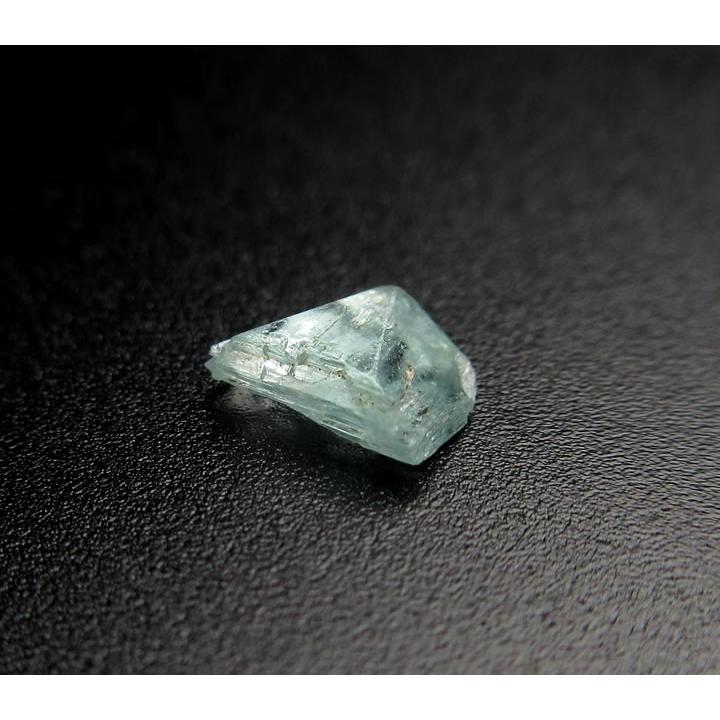 フォスフォフィライト 結晶 0.5ct  鑑別書付 心の安らぎと豊かさ、繁栄、財政的富、芸術的感性と美的センスの向上 ボリビア産 天然石 phos069の画像