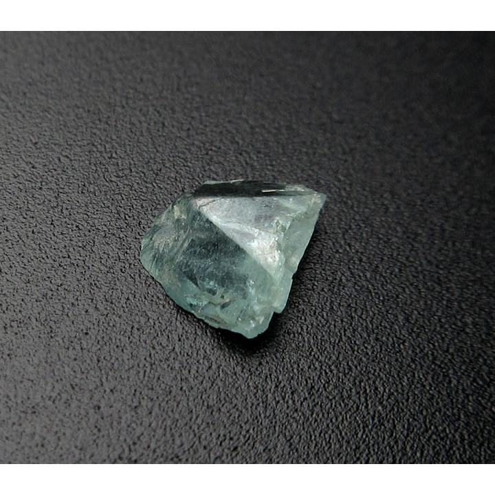 フォスフォフィライト 結晶 0.5ct  鑑別書付 心の安らぎと豊かさ、繁栄、財政的富、芸術的感性と美的センスの向上 ボリビア産 天然石 phos069の画像