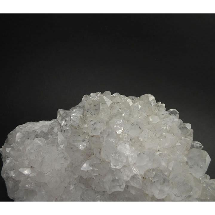 中国貴州省産 水晶クラスター 648g 天然水晶 原石 白く美しい透明結晶