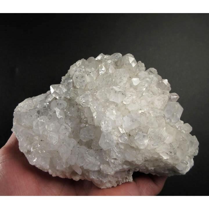 中国貴州省産 水晶クラスター 648g 天然水晶 原石 白く美しい透明結晶