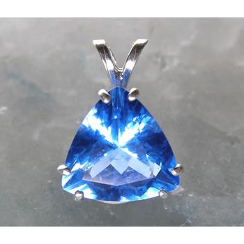 シベリアンブルークォーツ トリリアント10ミリ ペンダントトップ 