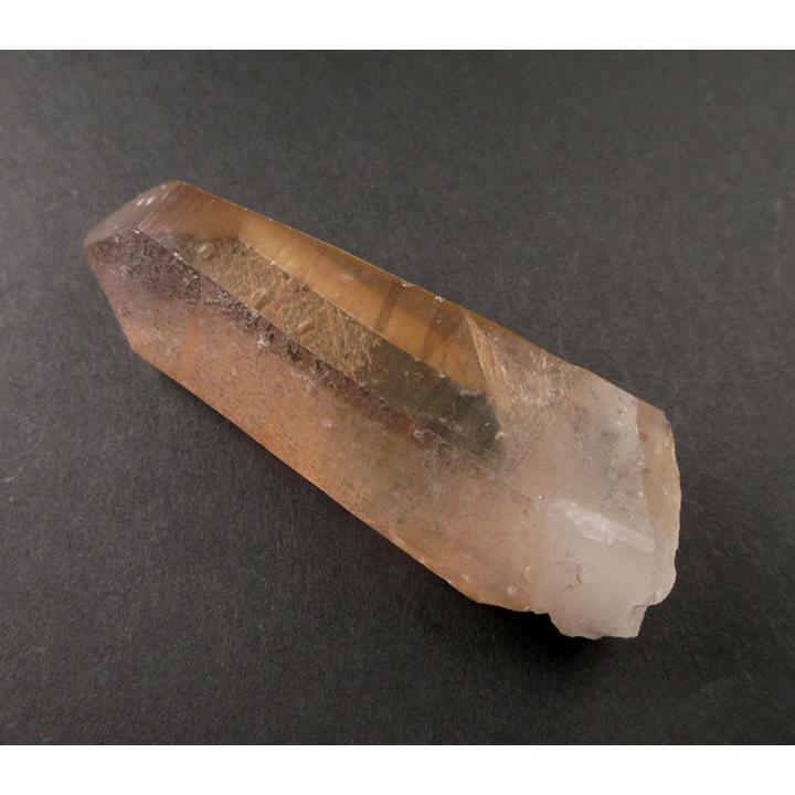 タンジェローズクォーツ 49.2g 虹あり 愛と生命力の女神の石