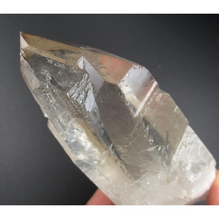 トライゴーニッククォーツ 水晶 大変稀少なシトリン 虹あり 539g 非加熱未処理 高次の意識の覚醒と悟り シャーマニックワークに理想的 tri059 トライゴーニッククォーツ 水晶 大変稀少なシトリン 虹あり 539g 非加熱未処理 高次の意識の覚醒と悟り シャーマニックワークに理想的 tri059