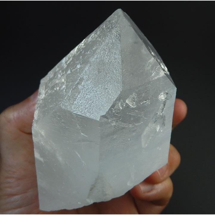 トライゴーニッククォーツ水晶558g虹あり セルフヒールド 美しい透明感