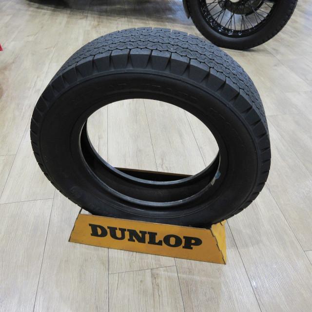 ダンロップ　タイヤ置き ヴィンテージ DUNLOP ダンロップ タイヤディスプレイ スタンド