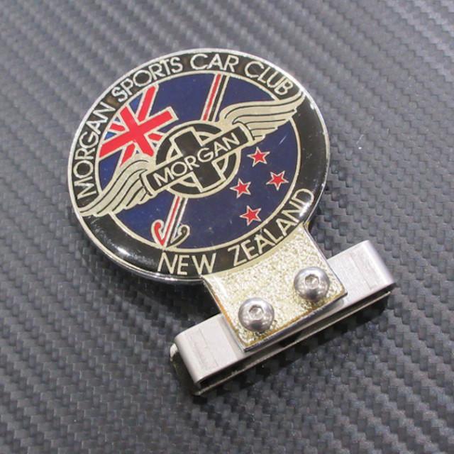 MORGAN SPORTS CAR CLUB /NEW ZEALAND カーバッジ 取り付けステー付き